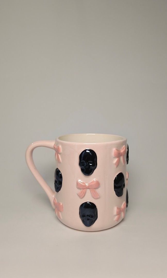 Coquette Skull mug (Category: Coffee & Tea Tableware) located in Cavite. Submitted by phtmt (Listing ID 1447012516, Image 1). Description: .