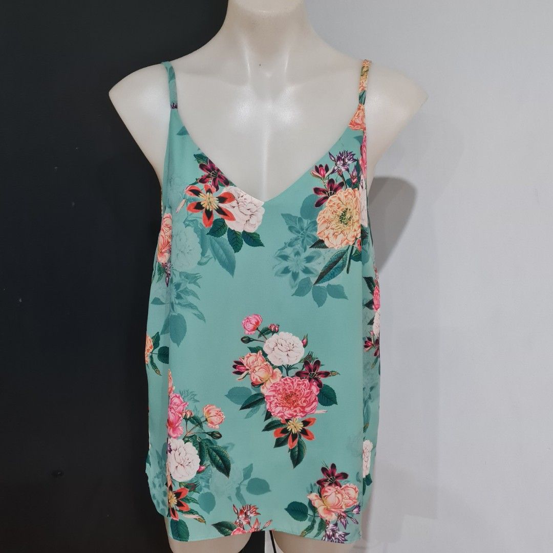 DECJUBA | size 10 | Green vivid floral cami top | GUC (Category: Women's Clothes) located in Sydney. Submitted by bilic83 (Listing ID 1446943863, Image 1). Description: .