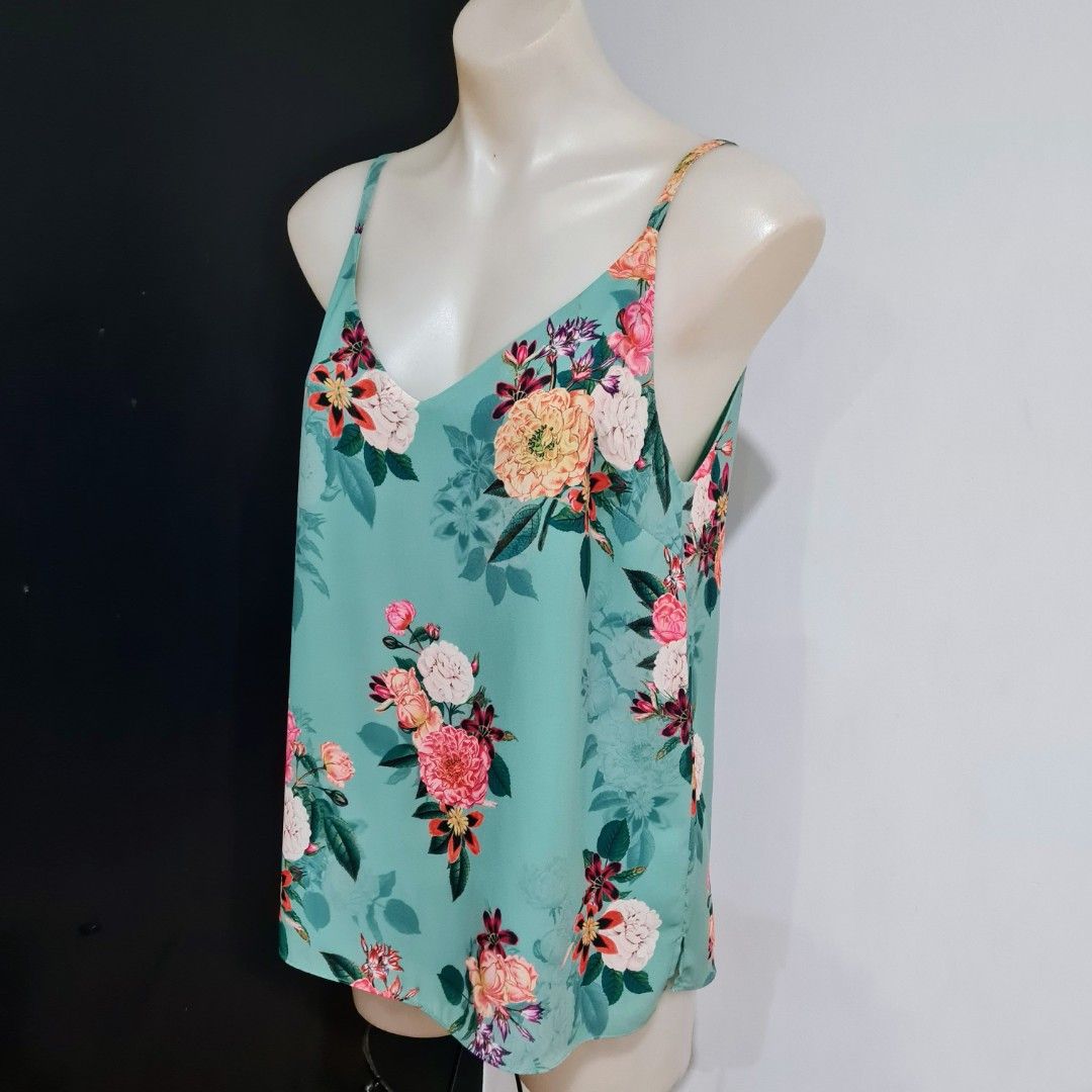 DECJUBA | size 10 | Green vivid floral cami top | GUC (Category: Women's Clothes) located in Sydney. Submitted by bilic83 (Listing ID 1446943863, Image 3). Description: .