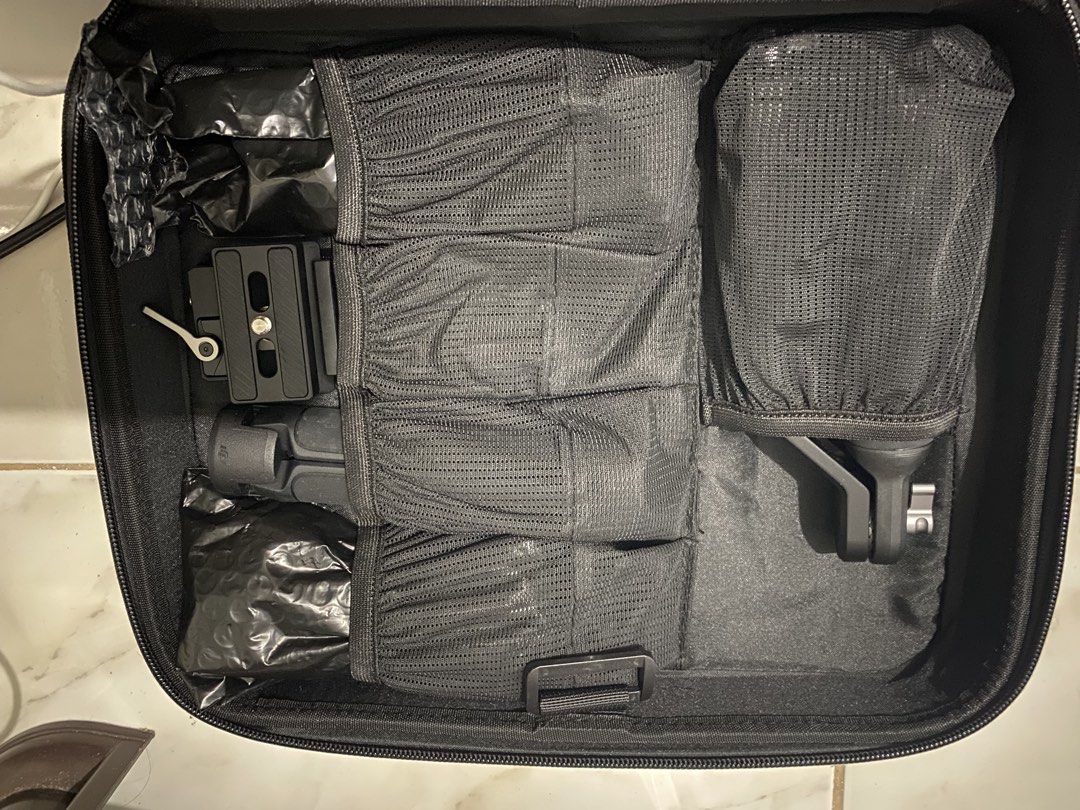 DJI RS 3 Pro Gimbal Stabilizer RUSH SALE! (Category: Gimbals & Stabilizers ) located in Manila. Submitted by hypestoreph (Listing ID 1447046580, Image 2). Description: DJI RS 3 Pro Gimbal Stabilizer - Excellent Condition with Carrying Case Description: Selling a professional-grade DJI RS 3 Pro 3-axis camera stabilizer. This is the ultimate tool for filmmakers, videographers, and content creators looking to get perfectly smooth, cinematic footage 
