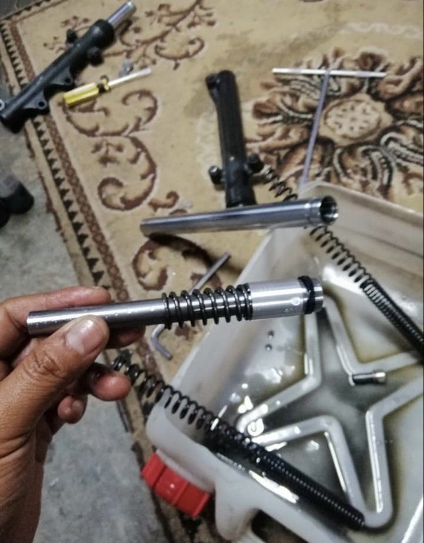 Downfork (Category: Motorcycle Accessories) located in Singapore. Submitted by ewung84 (Listing ID 1446914832, Image 2). Description: FK3 Motors ☎️0177839714☎️ ☎️81240751☎️ 1 inci = Bush custom+Minyak fork+Skru custom+Upah buka pasang Rm70 1.5 inci = Spring Sck@Esr+Minyak fork+Skru custom+Upah buka pasang Rm90 2 inci = Spring Sck@Esr+Bush custom+Minyak fork+Skru custom+Upah buka pasang Rm130 SERVICE AT JB AREA Any question pm@wasap Tq.