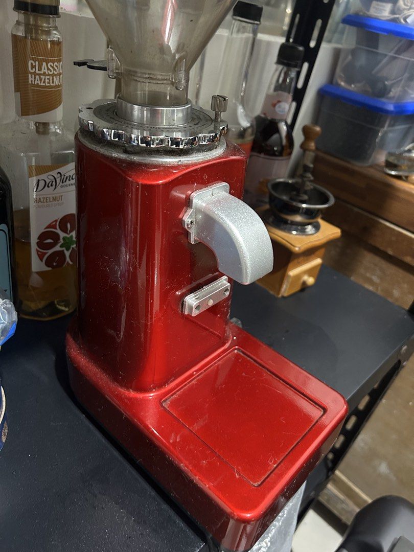 coffee grinder c.district (Category: Coffee Machines & Makers) located in Quezon City. Submitted by iamgengar (Listing ID 1447024176, Image 3). Description: Coffee grinder purchased from c.district Heavy duty Good for commercial use Good condition No issue and still works perfectly. Reason for selling: i already upgraded to automatic. For shipping nationwide or can be picked up through lalamove/grab within Metro Manila or bulacan..