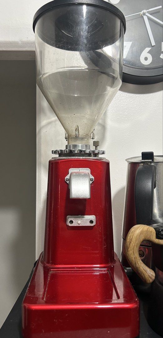 coffee grinder c.district (Category: Coffee Machines & Makers) located in Quezon City. Submitted by iamgengar (Listing ID 1447024176, Image 1). Description: Coffee grinder purchased from c.district Heavy duty Good for commercial use Good condition No issue and still works perfectly. Reason for selling: i already upgraded to automatic. For shipping nationwide or can be picked up through lalamove/grab within Metro Manila or bulacan..