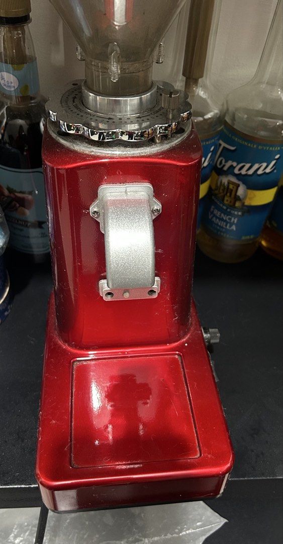 coffee grinder c.district (Category: Coffee Machines & Makers) located in Quezon City. Submitted by iamgengar (Listing ID 1447024176, Image 2). Description: Coffee grinder purchased from c.district Heavy duty Good for commercial use Good condition No issue and still works perfectly. Reason for selling: i already upgraded to automatic. For shipping nationwide or can be picked up through lalamove/grab within Metro Manila or bulacan..