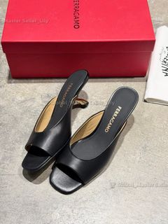 (Category: ) located in . Submitted by fashion.luxe (Listing ID 1446986507, Image 1). Description: .