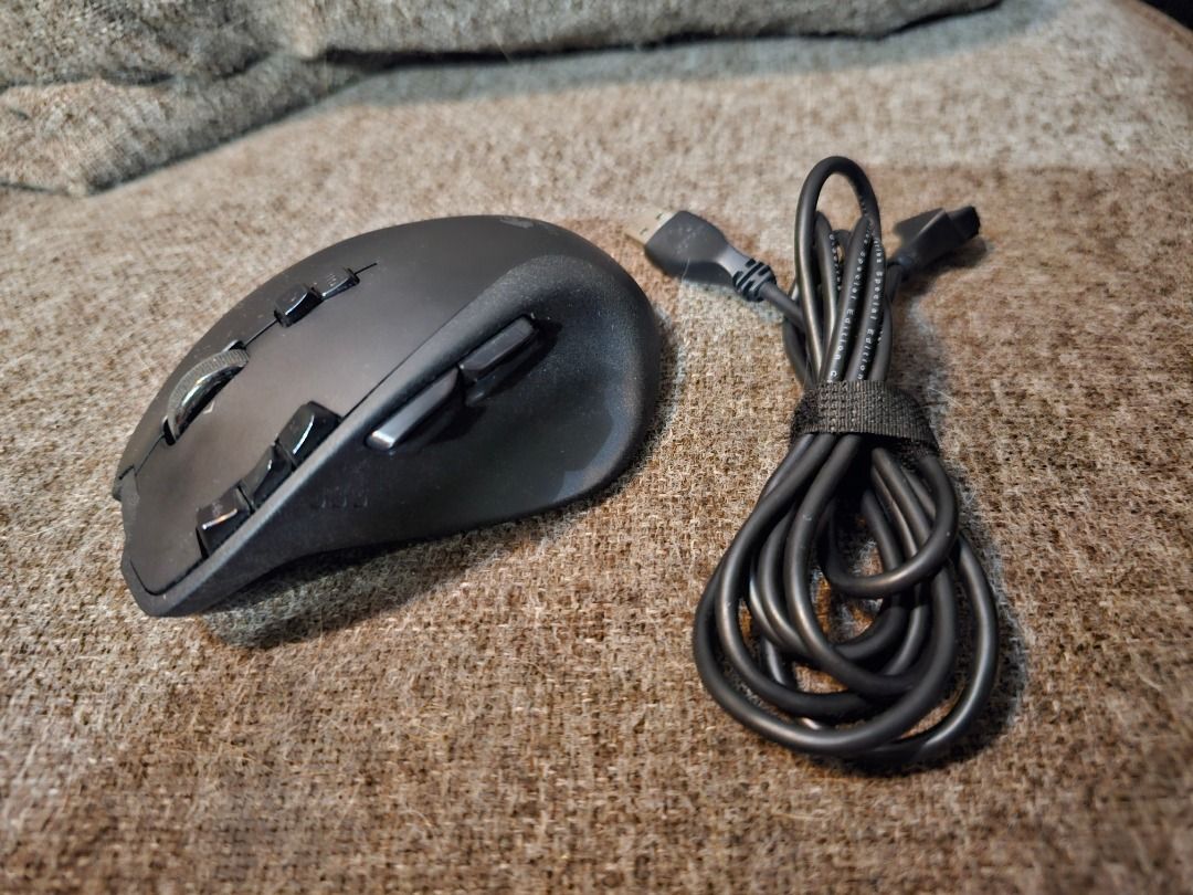 G700 WIRELESS GAMING MOUSE LOGITECH (Category: Mouse & Mousepads) located in Manila. Submitted by yatskiex2026 (Listing ID 1447081061, Image 2). Description: complete with cable and dongle no issue meetup or via lalamove caloocan sm grand monumento.