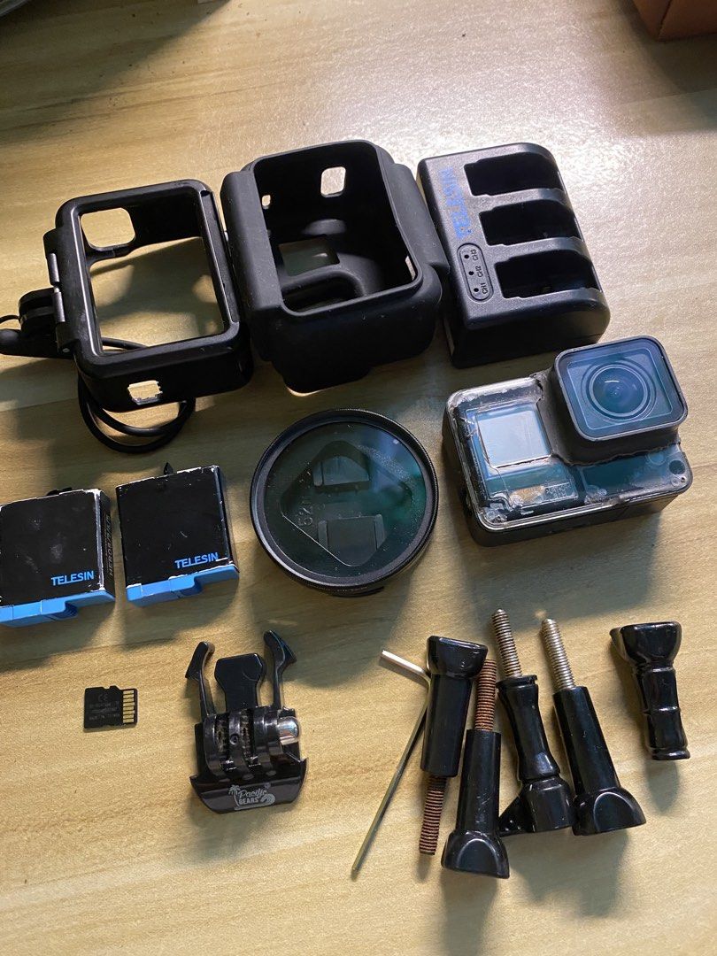 GoPro HERO 5 Black with Accessories and Case (Category: Cameras) located in Urbiztondo. Submitted by yanyan_05 (Listing ID 1446912003, Image 2). Description: - GoPro HERO 5 Black camera - 128gb Memory card - 2 Telesin batteries - Charging dock - GoCase - Various mounts included - Lens filter I use voice command naman kapag naka on. U can use your phone to turn it on or off. Issue: Power Button and Capture Button Negotiable For meet up nearby area
