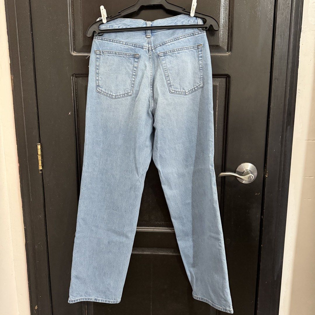 GU Light Wash Straight Leg Jeans (Category: Jeans) located in Quezon City. Submitted by l.illac (Listing ID 1445462107, Image 2). Description: 📣 LISTED PRICE IS LAST PRICE 📣 - Length: 39” - In excellent condition.