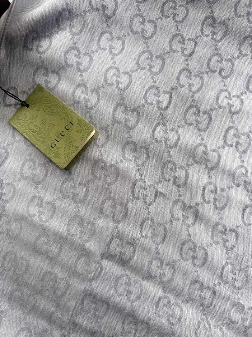auth.gucci Supreme Scarf (Category: Luxury Accessories) located in Baguio. Submitted by danielg2 (Listing ID 1446972558, Image 3). Description: Authentic Gucci supreme scarf With Tag.
