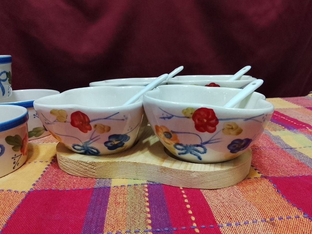 Hand painted ceramic set (Category: Dinnerware & Cutlery) located in Kuala Lumpur. Submitted by bjja795 (Listing ID 1447036668, Image 2). Description: Hand painted ✓ 4 pcs Ramekins ✓ 7 pcs Dip Set with Wooden stand & ceramic spoons Ramekins 3.5" D, 1.8" H Dip Bowls 3.5" D, 1.8" H Like new 🛑 RM 69.00 all.