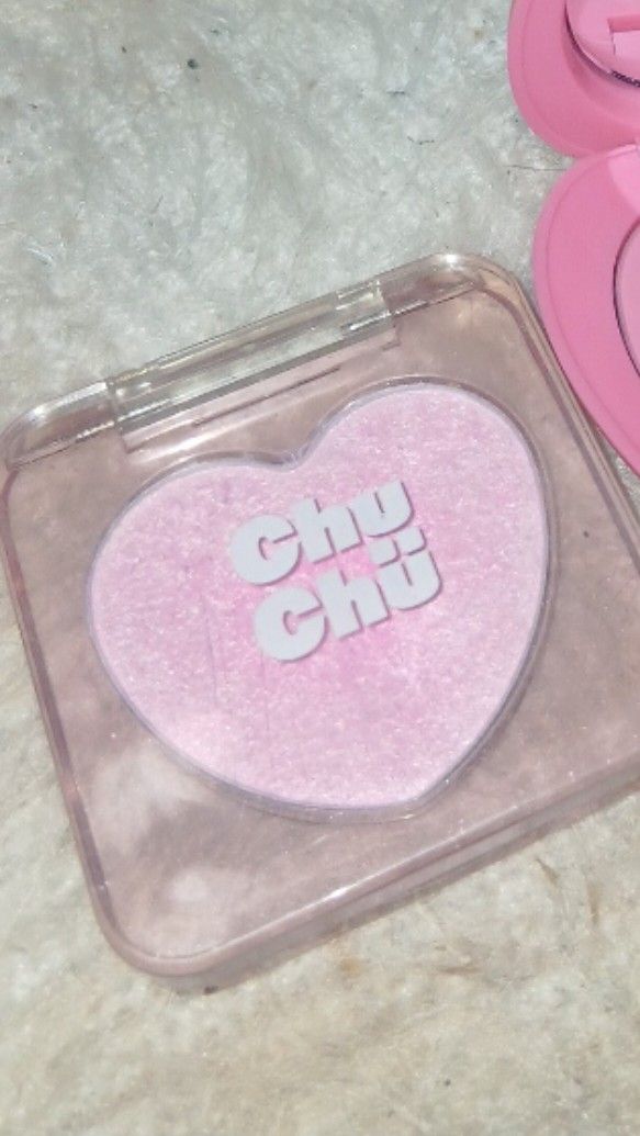 Heart blush, lipstick, and powder blush bundle (Category: Makeup) located in Manila. Submitted by xiaolongba0o (Listing ID 1447021234, Image 1). Description: L'Oréal lippie peachy brown Rom&nd kaya fig chuchu pink haze romantic beauty 06 odbo 06 hexze finishing powder.