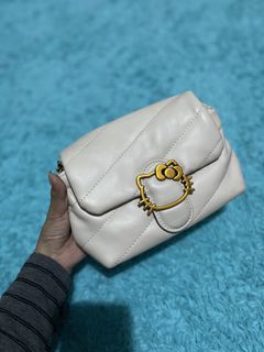 (Category: ) located in . Submitted by lovelizylthrift (Listing ID 1447089559, Image 1). Description: .