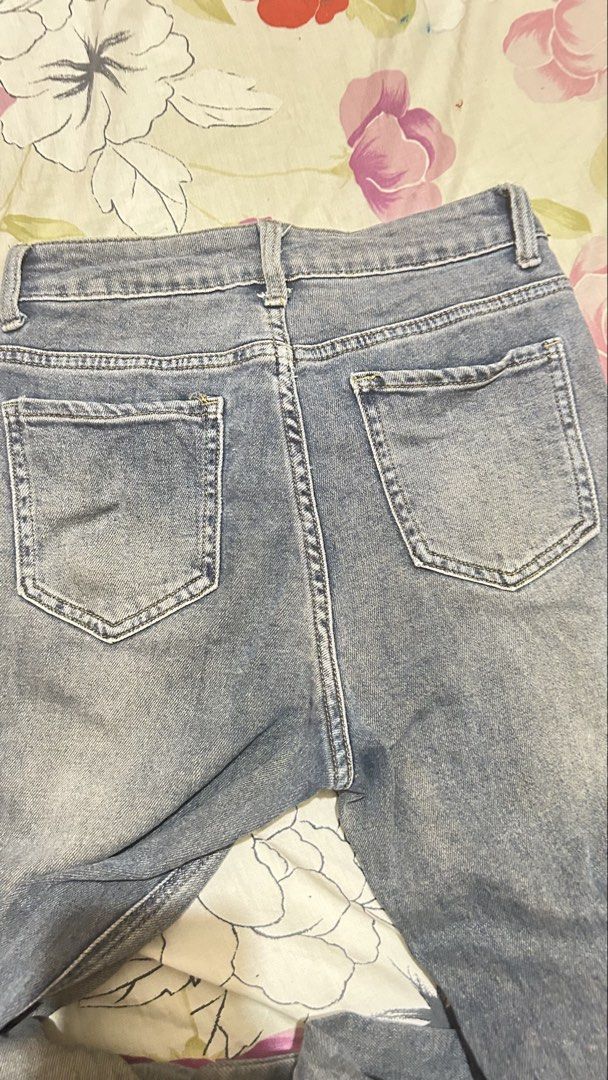 high waist bell bottoms jeans (Category: Jeans) located in Quezon City. Submitted by prelovedthings830 (Listing ID 1447053698, Image 2). Description: .