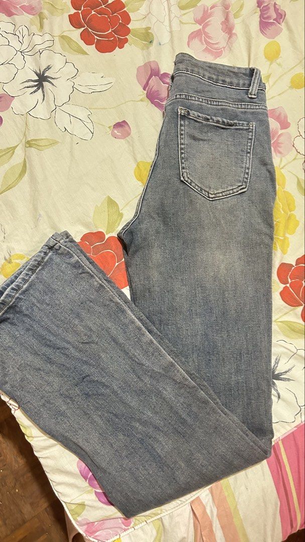 high waist bell bottoms jeans (Category: Jeans) located in Quezon City. Submitted by prelovedthings830 (Listing ID 1447053698, Image 1). Description: .