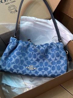 （分類：）位於 。 由 hkluxehk 提交（商品編號 1447035465，圖片 1）。簡介： 。