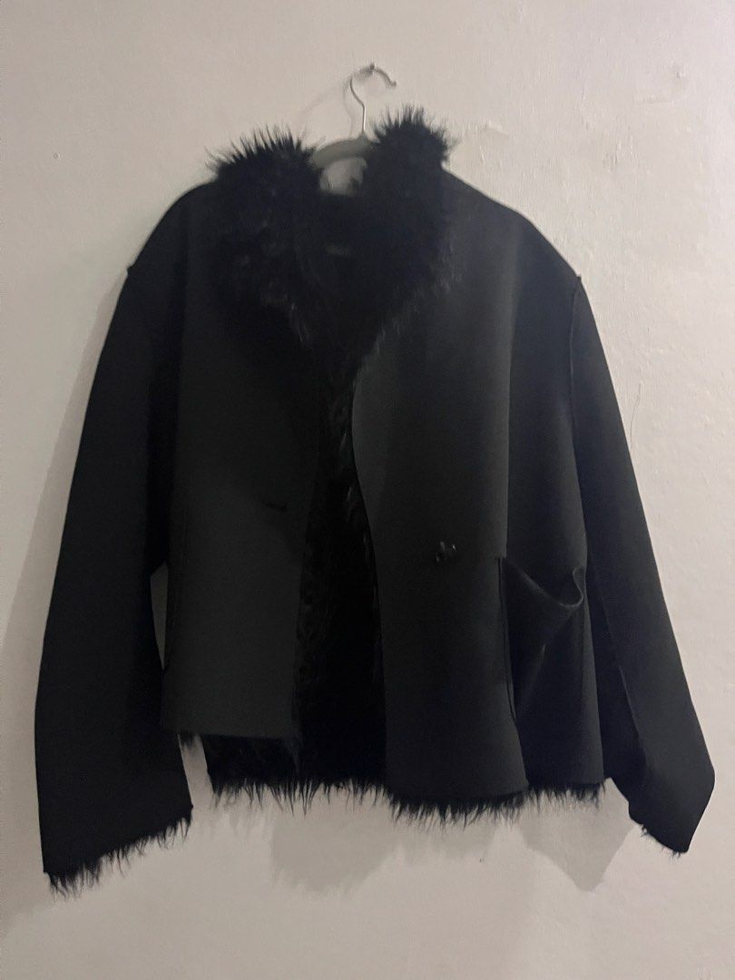 H&M Reversible Coat (Category: Coats, Jackets and Outerwear) located in Taytay. Submitted by storedbys (Listing ID 1447081283, Image 3). Description: almost brand new message for when worn medium on 🏷️ .