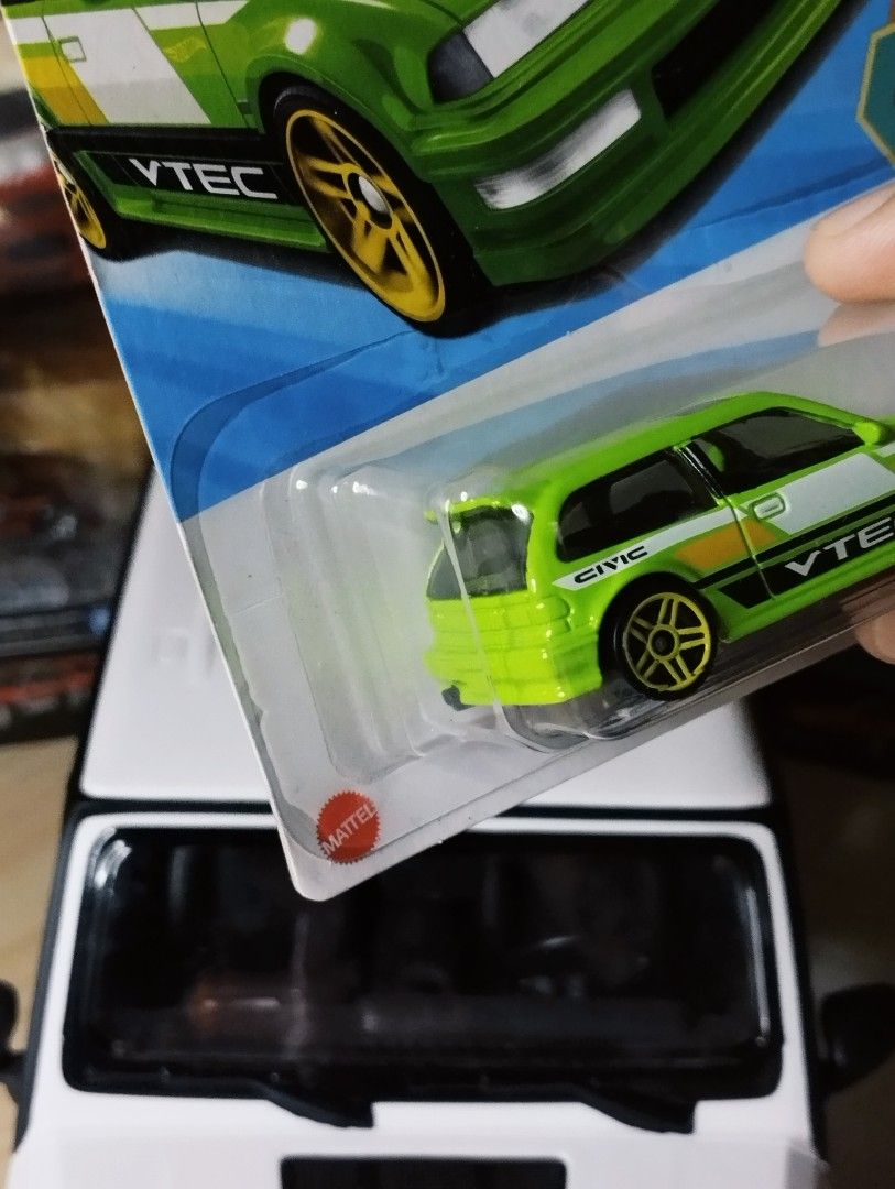 Hot Wheels '90 Honda Civic EF Green // 200php (Category: Vehicle & Diecast Models) located in Quezon City. Submitted by edrielgp (Listing ID 1447102782, Image 2). Description: Hot Wheels '90 Honda Civic EF Green // 200php Please CHECK my other Hot Wheels and other items listed for sale in my profile. Bawal sa maselan Lowballer ignored (Limited replies lang, bawas waste of time na rin for both parties). Firm srp to below srp and 150 below prices. 