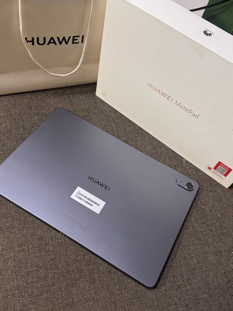 HUAWEI MatePad Tablet with Case and Box (Category: Android) located in Manila. Submitted by leimonalisa (Listing ID 1447077241, Image 2). Description: Huawei MatePad 11.5 PaperMatte Edition – 128GB With Free Huawei Keyboard/ Huawei Mouse ✨ Excellent condition ✨ 128GB Storage ✨ PaperMatte Display (anti-glare, paper-like writing experience) ✨ Perfect for studying,Business, Working note-taking, drawing, streaming, and everyday use. ✨ Smooth performa