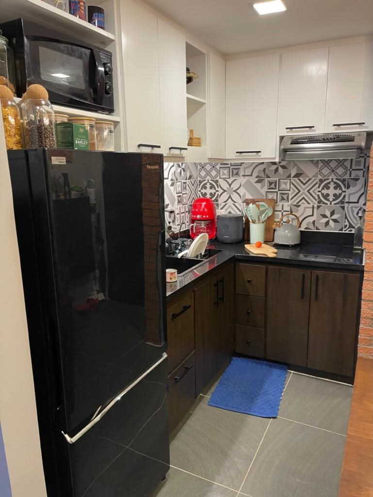 Ilustrata Residences Bonny Serrano (Category: Apartments & Condos) located in Quezon City. Submitted by princesspatsy100 (Listing ID 1447037900, Image 1). Description: RUSH sale pwede cash or assume balance 6.5M fully furnished Location: Ilustrata Residences Bonny Serrano Ave Bagong Lipunan ng Crame Sqm: 38sqm Floor No: 12th floor With mezzanine floor Facing Amenities No building obstruction Facing east Fully Furnished AIRBNB 5star rating. Airbnb