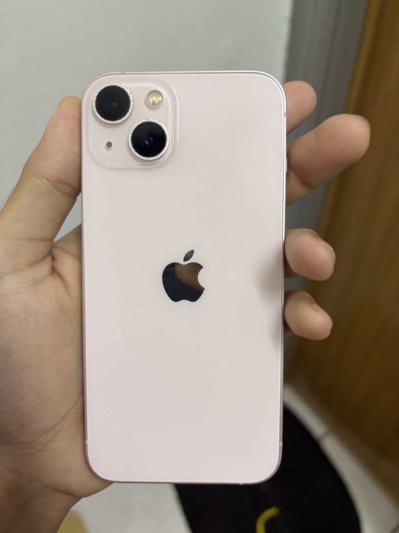 Ip 13 (Category: iPhone 13 Series) located in Shah Alam. Submitted by jjfbkrnxn7 (Listing ID 1446978875, Image 3). Description: Iphone 13 128 gb for sell All ori parts Can nego Get box and cable .