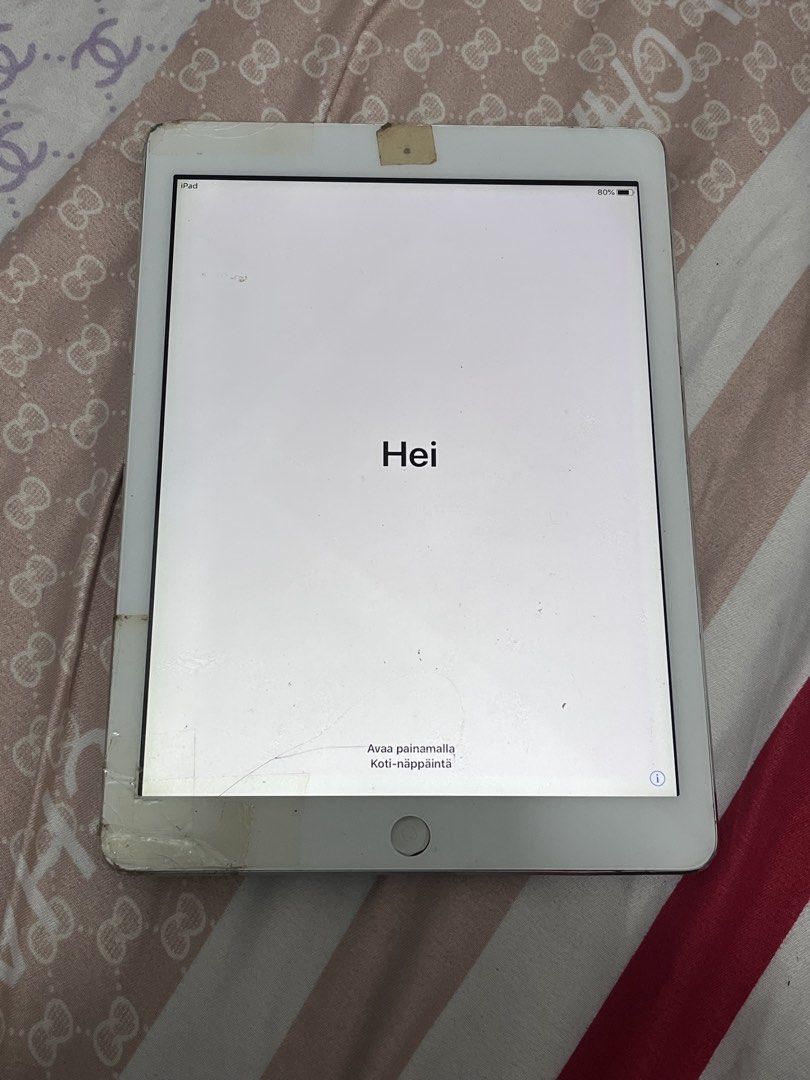 iPad Air (1st generation), Wifi, 32 GB (Category: iPad) located in Quezon City. Submitted by _gdjshop (Listing ID 1447103207, Image 3). Description: •Factory reset • Powers on • Screen has cracks • Home button not working • No charger included • Screen touch delay RFS: •Decluttering 📍QC MOP: Gcash .