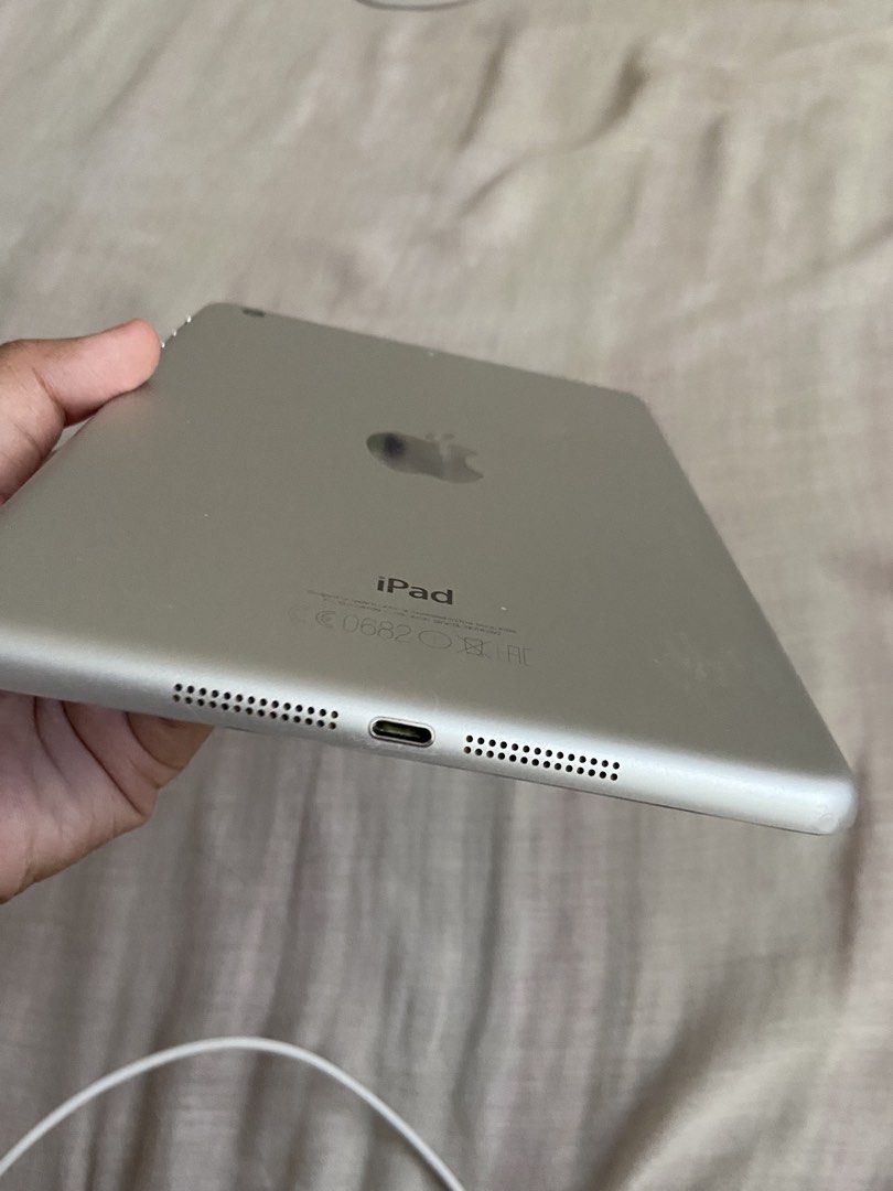 iPad Mini 3 (Category: iPad) located in Aroroy. Submitted by kkkktizie (Listing ID 1446987969, Image 2). Description: No inclusions, only the unit.