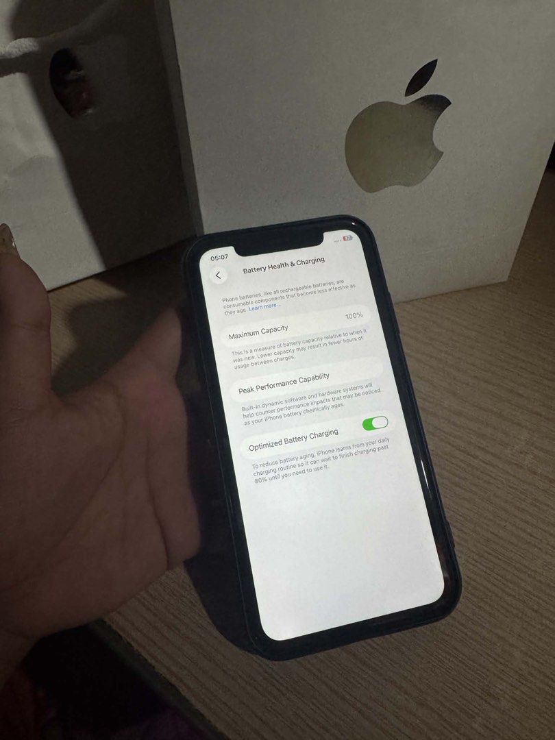 IPHONE 11 128GB BLACK NO ISSUE OPENLINE SECONDHAND (Category: iPhone 11 Series) located in Caloocan City. Submitted by laolaokian64149 (Listing ID 1447100326, Image 2). Description: - iPhone 11 - 128GB Storage - Color: Black - Openline (compatible with all PH networks) - No issues reported -All working - Includes charger and protective case, tempered -Open for meetup.