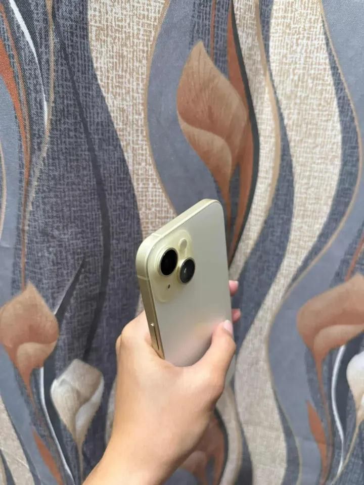 iPhone 15 (Category: iPhone 15 Series) located in Manila. Submitted by lovedbyallyssa (Listing ID 1446985165, Image 2). Description: .