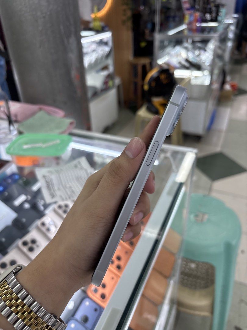 iPhone 15 Plus 512GB Factory Unlock No Issue Secondhand (Category: iPhone 15 Series) located in Pasig City. Submitted by FarAndRayShop (Listing ID 1447068078, Image 2). Description: OPEN FOR SWAP/SELLING/BUYING (RFS: Buy and Sell) Price: 36,499 iPhone 15 Plus 512GB •NO SIM RESTRICTION •NO HIDDEN ISSUES •TEST TO SAWA •Authentic Phone Physical store in Greenhills Shopping Center XD-14 Stall Number Look For Rayray Or Anika NO CASH INSTALLMENT We are