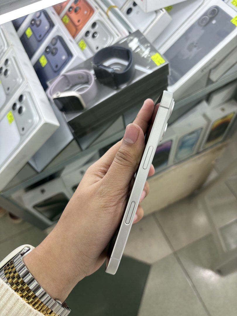 iPhone 17 256GB Factory Unlock No Issue Secondhand (ESIM) (Category: iPhone 17 Series) located in Pasig City. Submitted by FarAndRayShop (Listing ID 1447061527, Image 2). Description: OPEN FOR SWAP/SELLING/BUYING (RFS: Buy and Sell) Price: 42,499 iPhone 17 256GB •FACTORY UNLOCK (ESIM) •NO HIDDEN ISSUES •TEST TO SAWA •Authentic Phone Physical store in Greenhills Shopping Center XD-14 Stall Number Look For Rayray Or Anika NO CASH INSTALLMENT We are