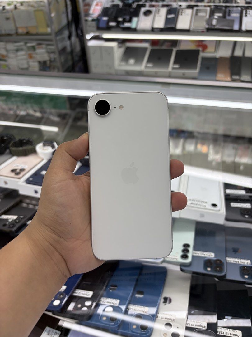Iphone 17e 256gb Esim Unlock 100% BH No issue (Category: iPhone 17 Series) located in San Juan City. Submitted by javedsgadgetshop (Listing ID 1446950090, Image 1). Description: PTPA : Padelete po if bawal ❌ Read ❗️Onhand ❗️ ➡️ iPhone 17e ➡️ 256GB ➡️ White Color ➡️ US Variant ➡️ 99% Makinis ➡️ Esim Unlock ➡️ WITH FREE CASE AND CHARGER - serial can be check on apple website |Money back if its proven fake ( for iphone only ) ‼️ 🤝 We accept swap | 