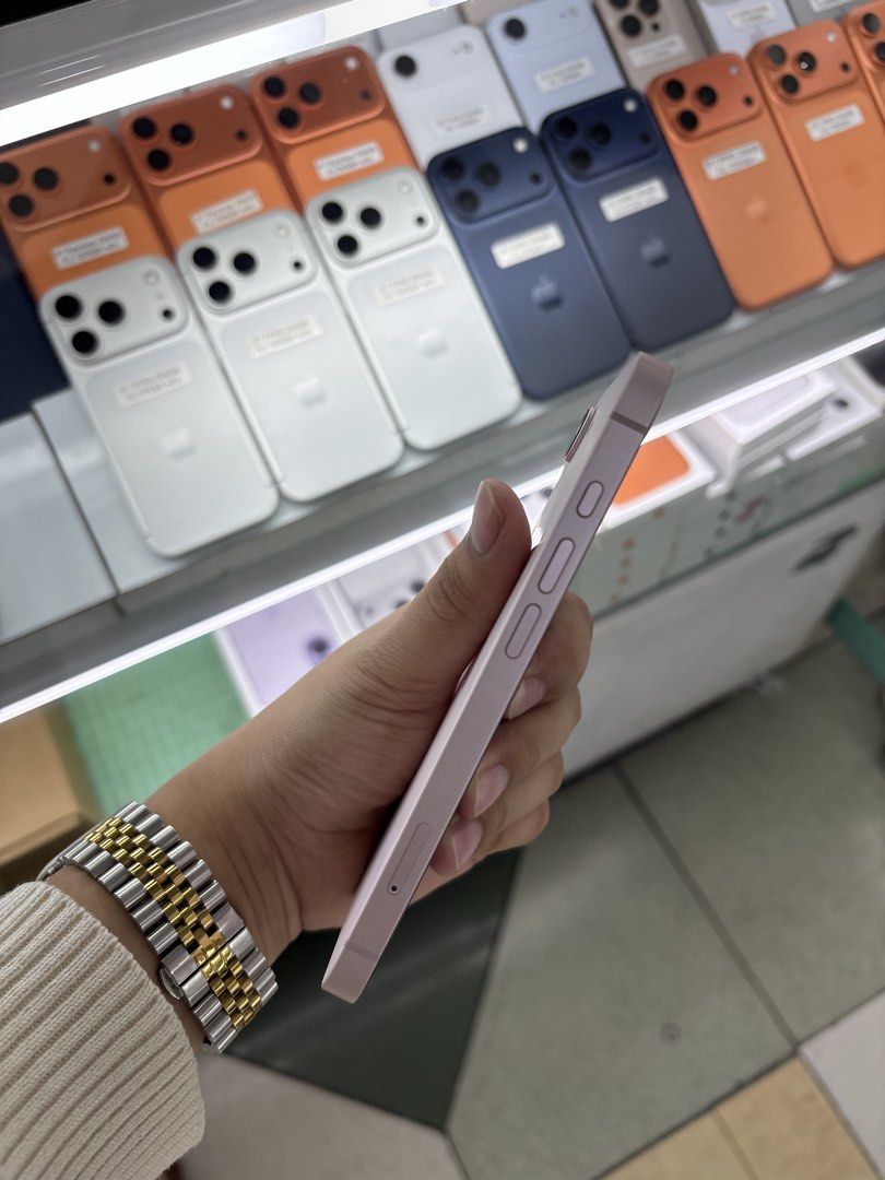 iPhone 17e 512GB Factory Unlock No Issue Secondhand (Category: iPhone 17 Series) located in Pasig City. Submitted by FarAndRayShop (Listing ID 1447066454, Image 3). Description: OPEN FOR SWAP/SELLING/BUYING (RFS: Buy and Sell) Price: 45,499 iPhone 17e 512GB •NO SIM RESTRICTION •NO HIDDEN ISSUES •TEST TO SAWA •Authentic Phone Physical store in Greenhills Shopping Center XD-14 Stall Number Look For Rayray Or Anika NO CASH INSTALLMENT We are open al