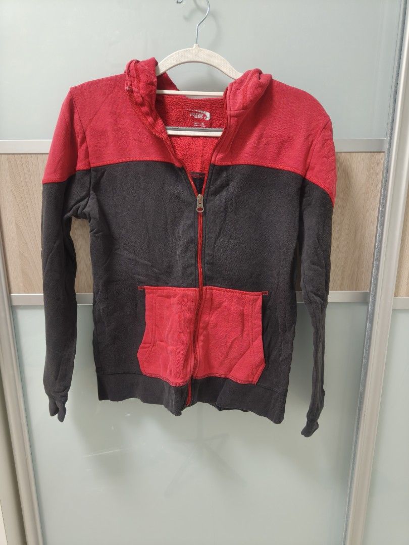 Jacket (Category: Babies & Kids Fashion) located in Singapore. Submitted by angelaolk (Listing ID 1446922813, Image 10). Description: 🔥 Mix & Match Assorted Tops 🔥 Grab your favourites at only $6 per piece! The more you shop, the more you save — Purchase 5 pieces and above, enjoy $4 each from the 6th piece onwards! ✨ Don’t miss this deal! 🛒.