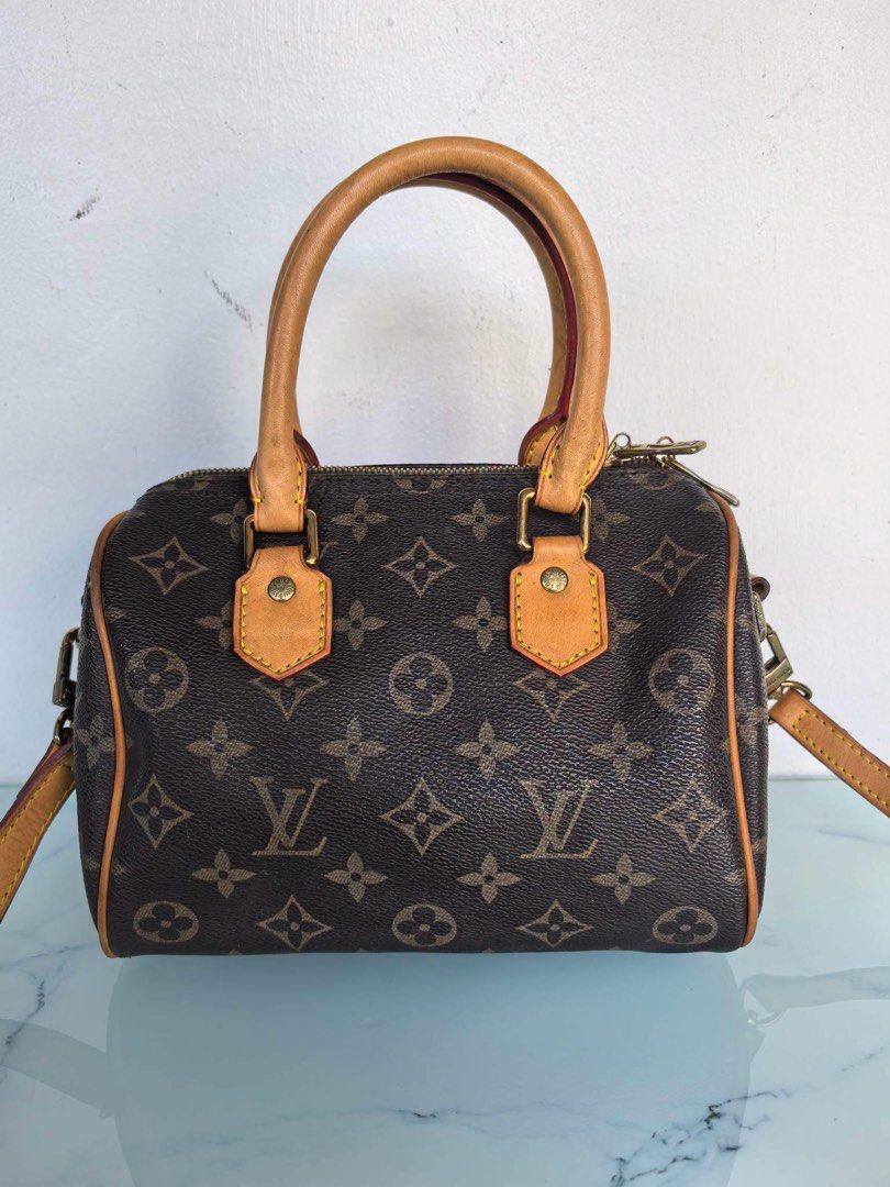 😱Japan Surplus Auction💯👌🏼 (Category: Luxury Bags & Wallets) located in General Santos City (Dadiangas). Submitted by braverabbit.67 (Listing ID 1446926194, Image 2). Description: Meron ulit after 48 YEARS!!!🤣😭😭🙏🏼 Unahan lang mga miii Una PaY Kanya🫶🏻 What you see is what you get🔥💯🙏🏼 Wala na ako explain dyan🤣.