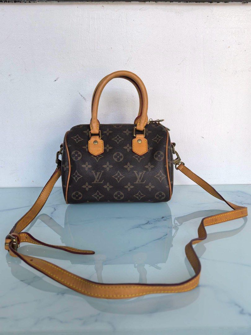 😱Japan Surplus Auction💯👌🏼 (Category: Luxury Bags & Wallets) located in General Santos City (Dadiangas). Submitted by braverabbit.67 (Listing ID 1446926194, Image 1). Description: Meron ulit after 48 YEARS!!!🤣😭😭🙏🏼 Unahan lang mga miii Una PaY Kanya🫶🏻 What you see is what you get🔥💯🙏🏼 Wala na ako explain dyan🤣.