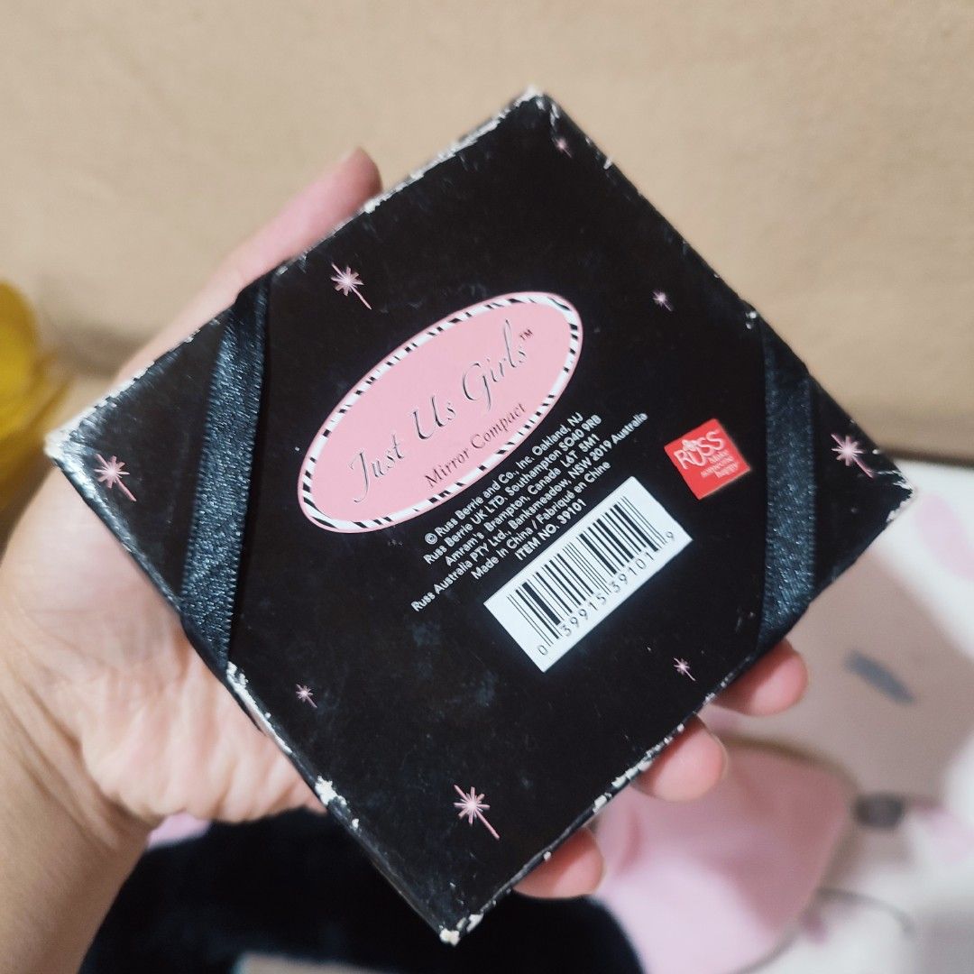 Just Us Girls Mirror Compact Sealed w/ Box (Category: Mirrors) located in Baguio. Submitted by shmily01 (Listing ID 1446918378, Image 2). Description: - Just Us Girls mirror compact - Comes in its original, sealed box - Mirror features a yellow background with a black dress design - Includes subtle sparkly details around the dress - Ideal size for keeping in your bag for easy touch-ups.
