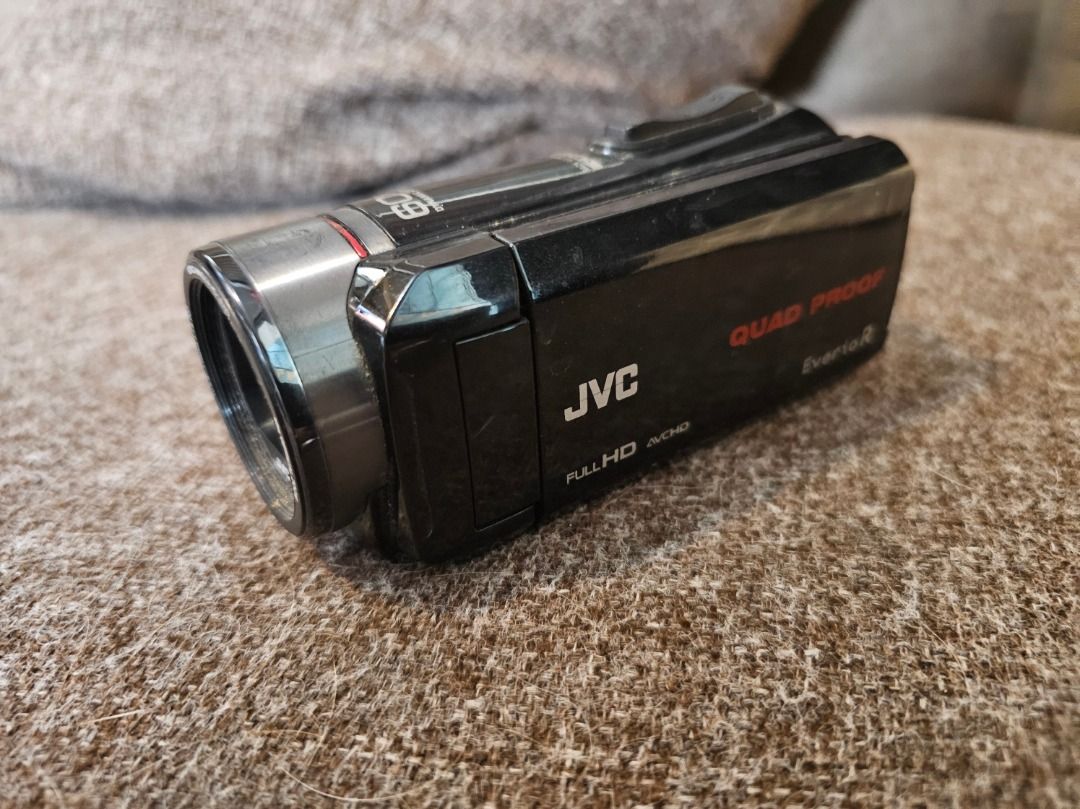 JVC EVERIO R VIDEO CAMERA MODEL GZ-R435BE (Category: Video Cameras) located in Manila. Submitted by yatskiex2026 (Listing ID 1447086497, Image 2). Description: JVC Everio R GZ-R435BE micro usb for charging with issue (white screen)(ribbon) meetup or via lalamove.