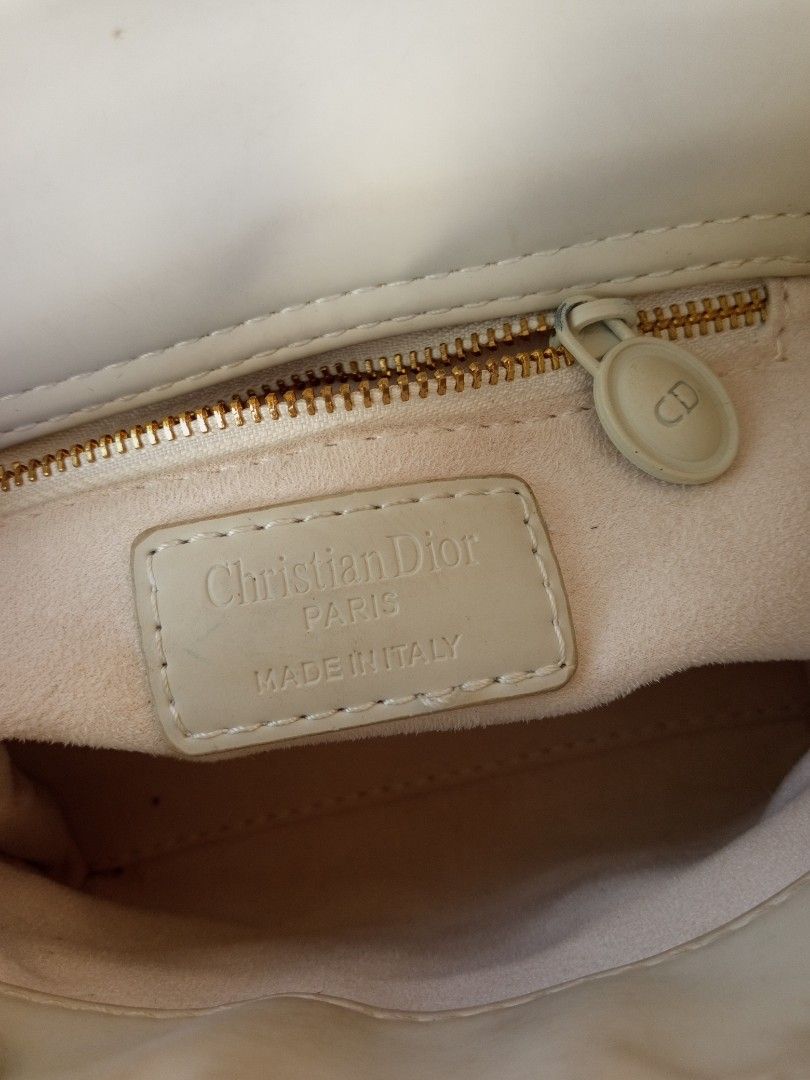 Lady Dior (Category: Luxury Bags & Wallets) located in Liloan. Submitted by dnznoon31 (Listing ID 1446919368, Image 3). Description: Lady Dior made in Italy size - small dimensions - 6.5 x 6 inches w/ minimal sign of usage only plzzz see photos .