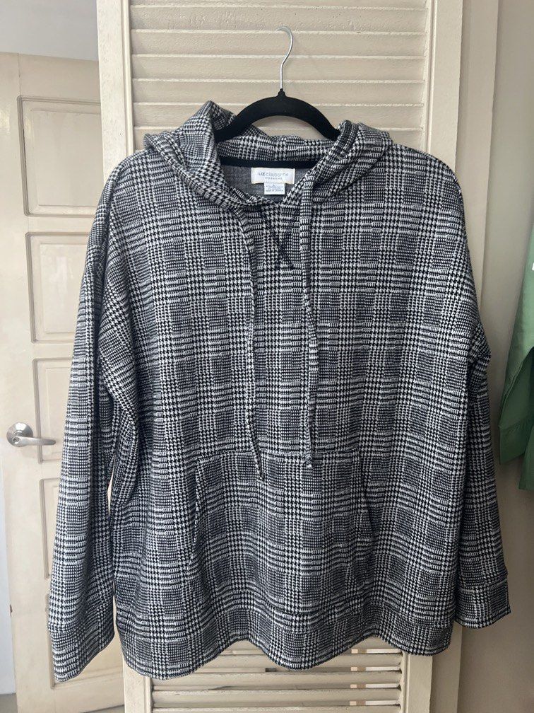 Liz Claireborne Hoodie (Category: Coats, Jackets and Outerwear) located in Makati City. Submitted by anda.a (Listing ID 1446973620, Image 1). Description: .