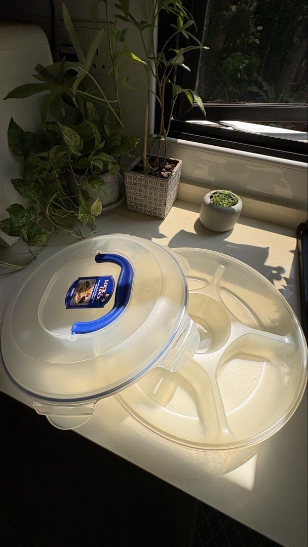 Lock & Lock Round Serving Platter with Lid497249925528309760