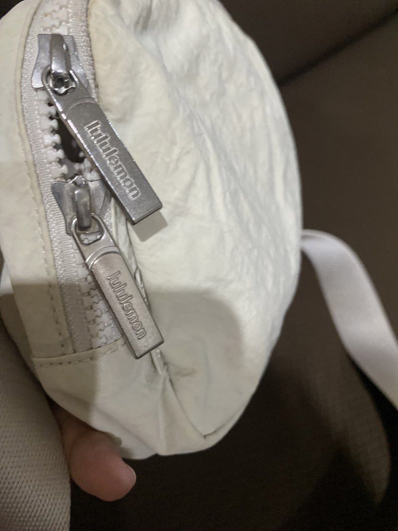 Lululemon Everywhere Belt Bag White (Category: Cross-body Bags) located in Cadiz. Submitted by saveandstyleph (Listing ID 1447048979, Image 3). Description: - White Lululemon belt bag - Adjustable strap - Zipper closure - Interior mesh pockets - Ideal for everyday use - Fits all your essentials - Easy to clean.