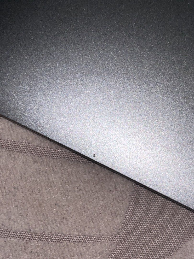 MACBOOK AIR M1 2020 (Category: Laptops & Notebooks) located in Manila. Submitted by caparasjho97354 (Listing ID 1447002116, Image 2). Description: MacBook Air M1 (2020) – For Sale 💻 Specs: • Apple M1 Chip • 8GB RAM • 256GB SSD • Battery Health: 88% (Normal) • Cycle Count: 271 • macOS Sequoia installed • Original charger included Honest Issue: May ilang maliliit na gasgas (see photos), pero hindi gaanong visible at purely cosmetic lang. Smooth ga