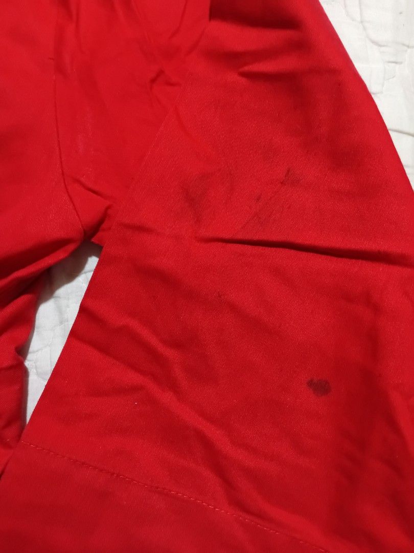 Maroon Dark Red Hooded Jacket Winter Coat Drawstring Waist (Category: Coats, Jackets and Outerwear) located in San Juan City. Submitted by bisoussofia (Listing ID 1446927700, Image 2). Description: ♡ not bright red in actual.