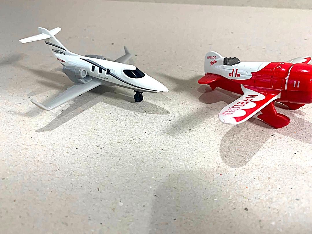 MBX and Tomy lot Skybusters (Category: Vehicle & Diecast Models) located in Mandaue City. Submitted by maxguiller89260 (Listing ID 1447014120, Image 3). Description: Takara Tomy Tomica No. 97 Doctor Helo. White and red die-cast metal body. Kawasaki BK117 D-3 air ambulance helicopter. Bending marks on rotors , otherwise intact slightly bent. Sticker markings on the rotor are missing. Sky Busters MBX/Matchbox aircraft Series Die-cast model of Gee B