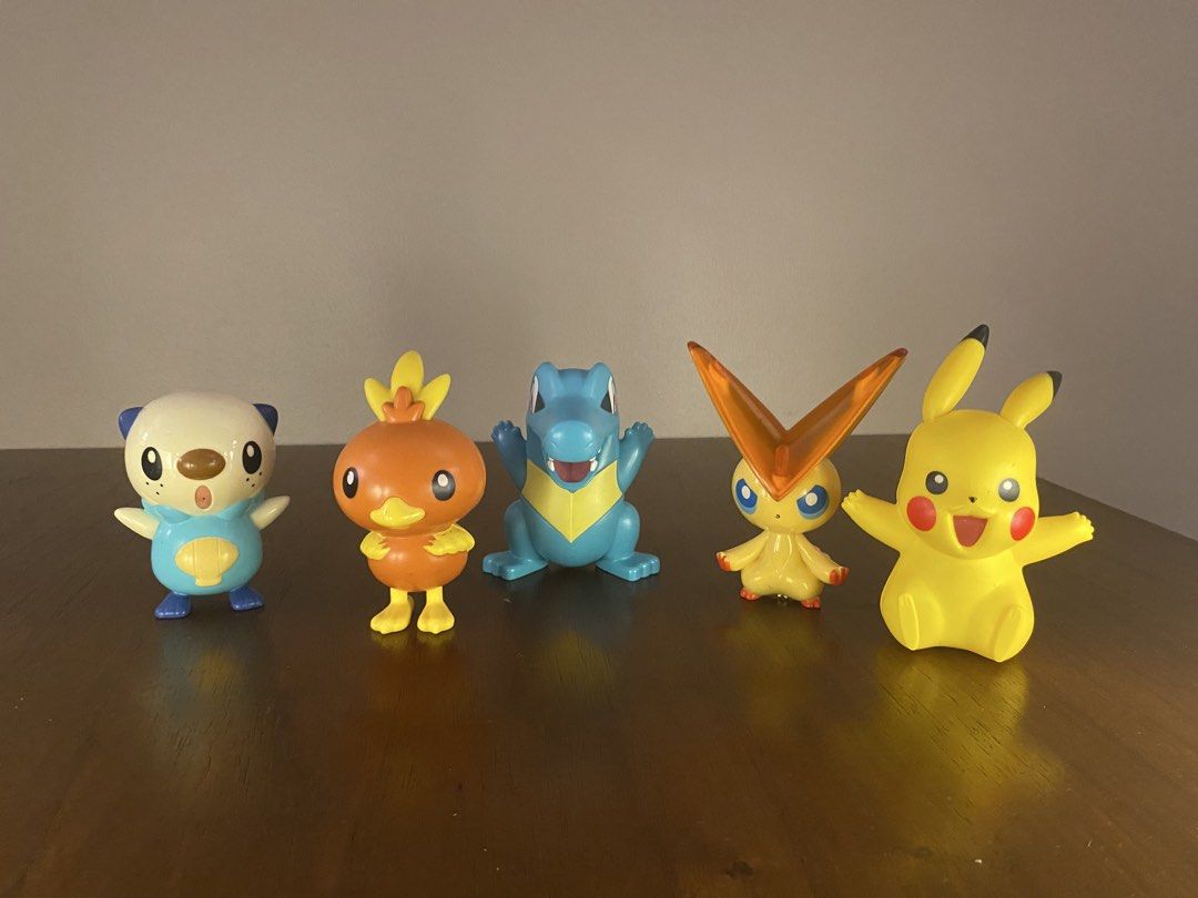 Mcdo Pokemon Figurines - Pikachu, Squirtle, Meowth & More (Category: Figurines & Statues) located in Paranaque City. Submitted by abrilalvin (Listing ID 1447017356, Image 2). Description: - Set of Pokemon figurines - Includes popular characters like Pikachu, Squirtle, Psyduck, Meowth, and others - Ideal for Pokemon fans and collectors - Some figurines come with display bases - Selling as set .