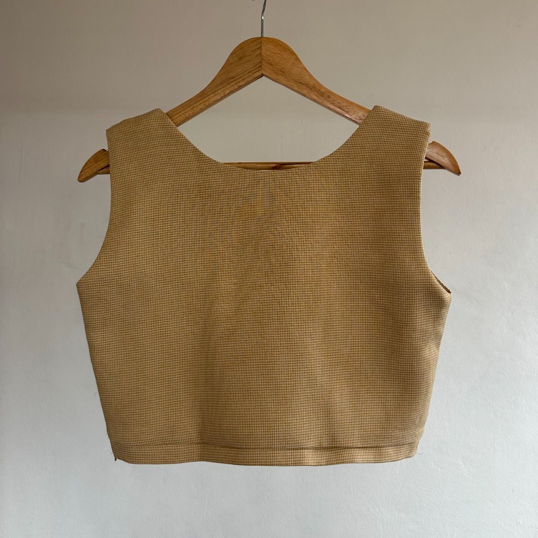 Mercci Yellow Sleeveless Crop Top (Category: Sleeveless) located in Manila. Submitted by cazcarro (Listing ID 1447047182, Image 2). Description: Worn twice. Fits M~L..