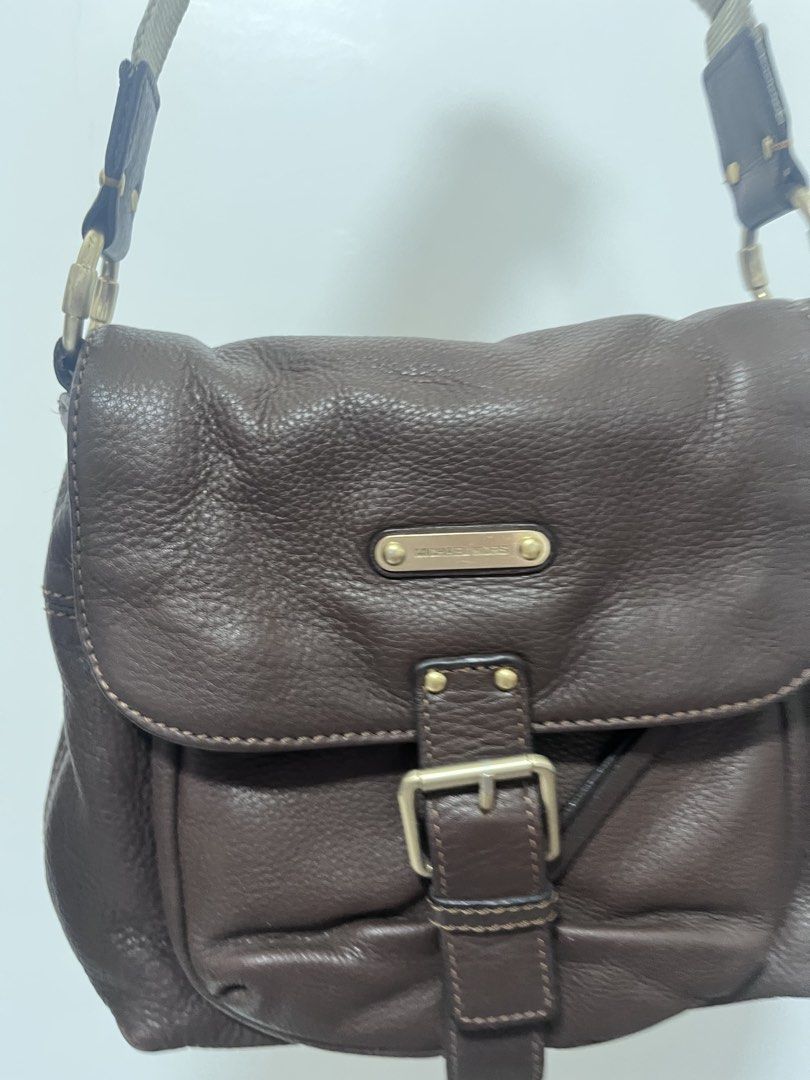 Michael Kors Crossbody Bag (Category: Cross-body Bags) located in Batangas. Submitted by abv13 (Listing ID 1446993452, Image 2). Description: .