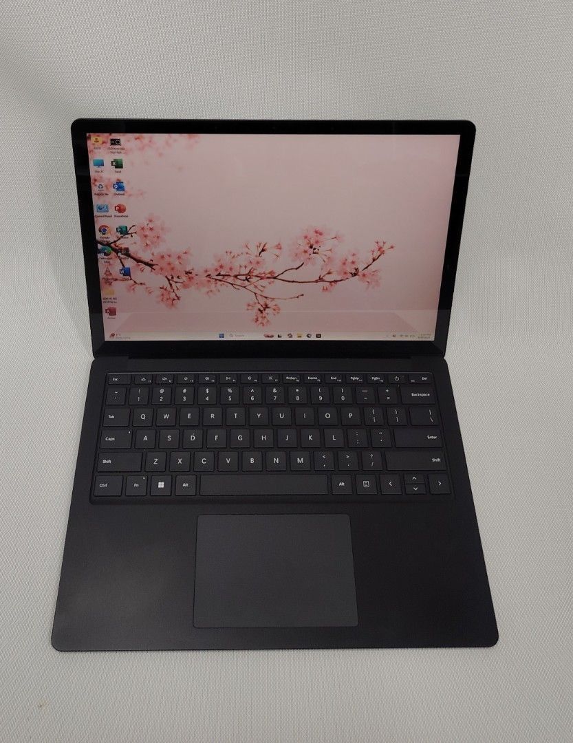 Microsoft Surface Laptop 5 Core i5 12th Gen 2k Touchscreen tag Hp Envy (Category: Laptops & Notebooks) located in Caloocan City. Submitted by crimsonzen (Listing ID 1446982392, Image 1). Description: Microsoft Surface Laptop 5 Surface Laptop "5" Hindi ung luma na Microsoft Surface Laptop 4, 3, 2, 1. Intel Core i5 12th Gen 250GB SSD 8GB RAM TOUCHSCREEN inclusions: Microsoft Surface Laptop Surface Charger Microsoft Surface Box 25K only.