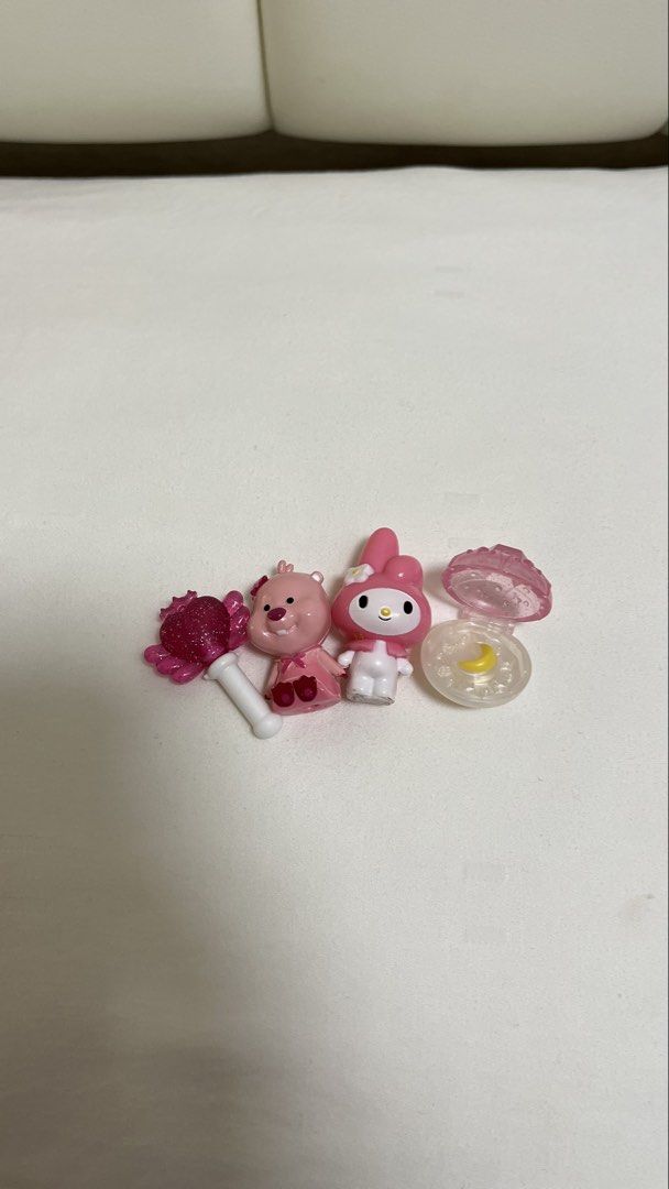 mini collectibles (Category: Others) located in Georgetown. Submitted by valentina.preloved21 (Listing ID 1446930024, Image 1). Description: small little miniature figurines.