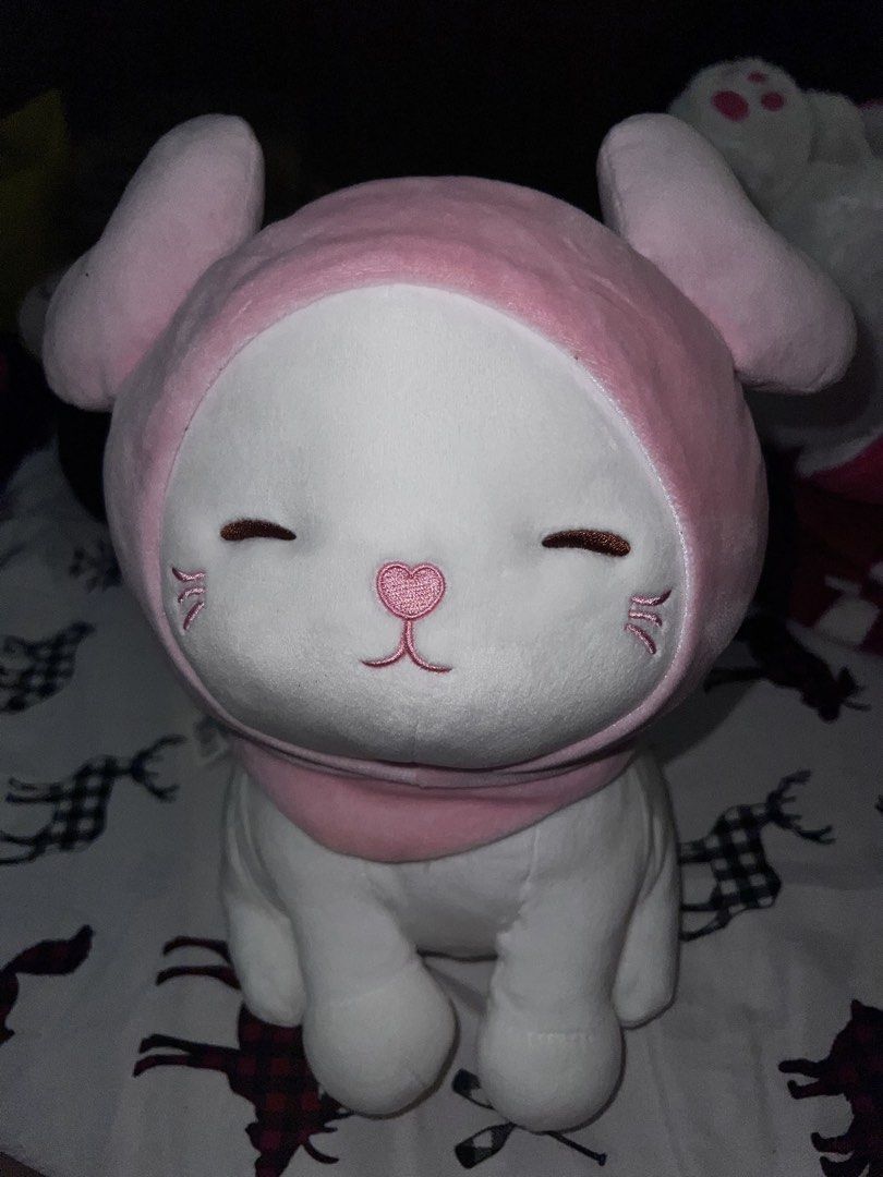 MINISO Cat Hood Plushie (WITH tag) (Category: Plushies & Soft Toys) located in Quezon City. Submitted by unjca (Listing ID 1447086822, Image 1). Description: NO issue/s (see pics for proof) RFS: Decluttering Originally bought from MINISO store. Perfect for gifting because it still has the MINISO tag. Height: 10.6 inches / 27 cm Width: 7 inches / 18 cm.